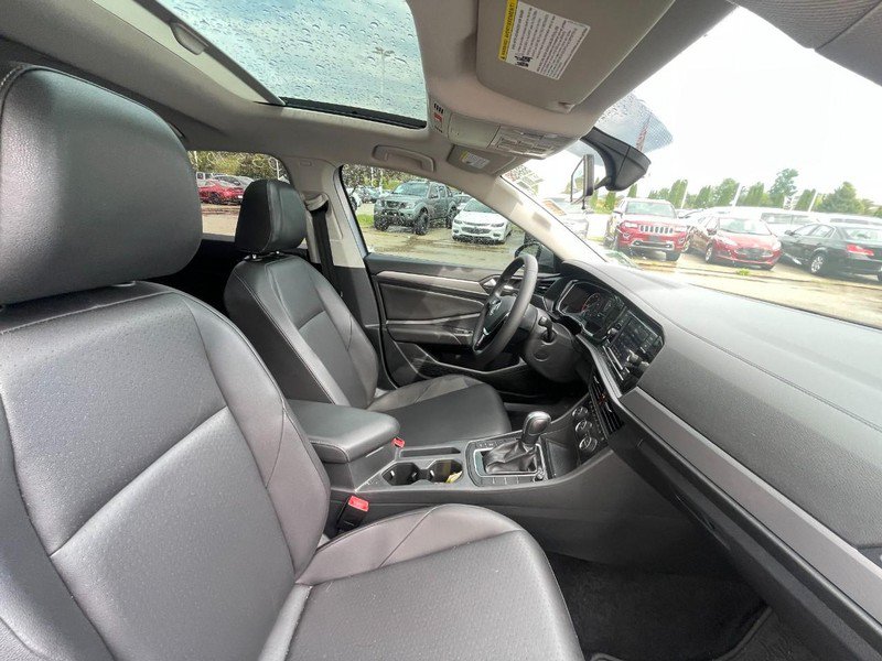 Used 2020 Volkswagen Jetta SE w/ SE Cold Weather Package FWD image 13