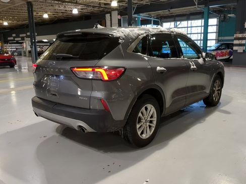 Used 2022 Ford Escape SE image 7