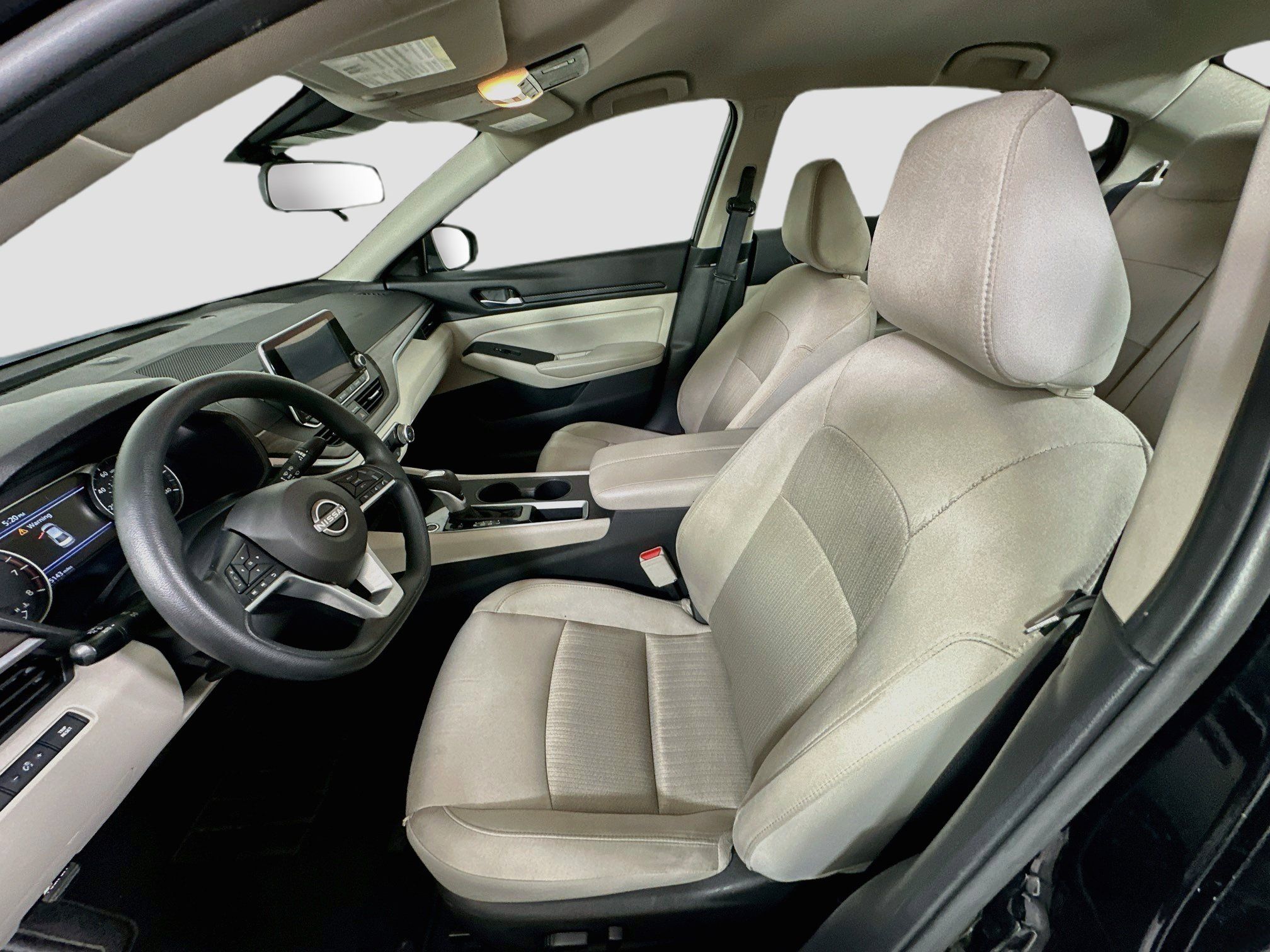 Used 2025 Nissan Altima 2.5 SV FWD image 13