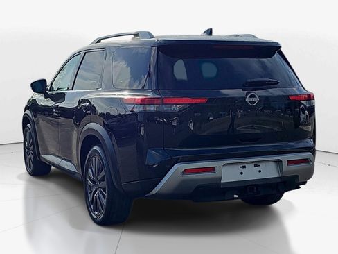 Used 2022 Nissan Pathfinder SL w/ SL Premium Package image 5