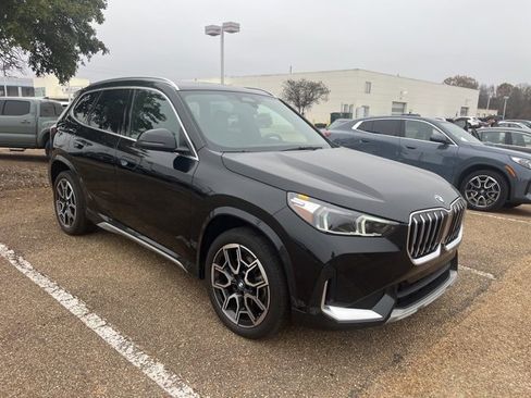 Used 2025 BMW X1 xDrive28i image 3