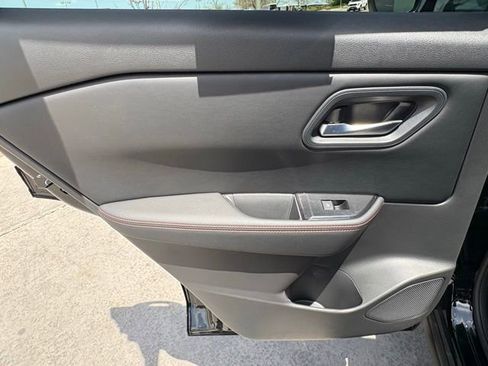 Used 2025 Nissan Rogue SV AWD/4WD image 24