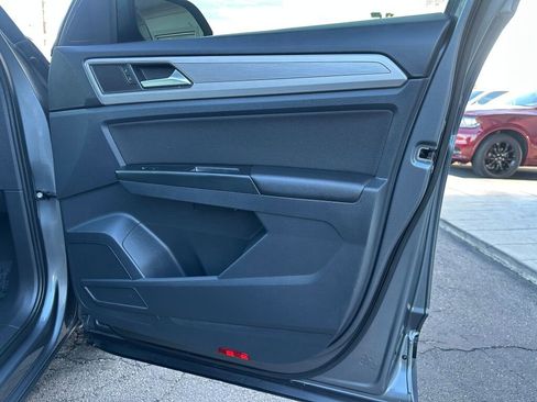 Used 2019 Volkswagen Atlas S image 28