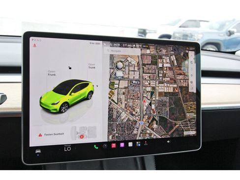Used 2024 Tesla Model Y Long Range RWD image 17