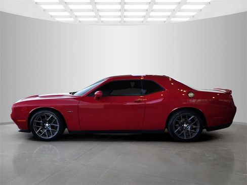 Used 2016 Dodge Challenger R/T image 8