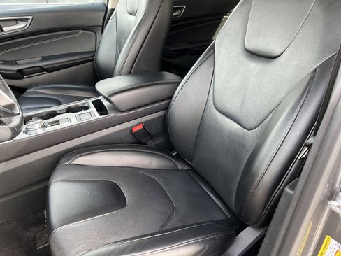 Used 2022 Ford Edge Titanium image 18