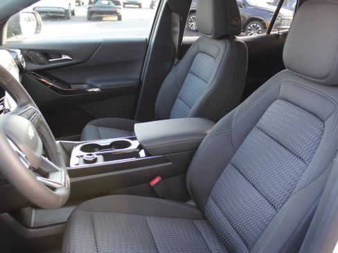 New 2026 Chevrolet Equinox LT image 9