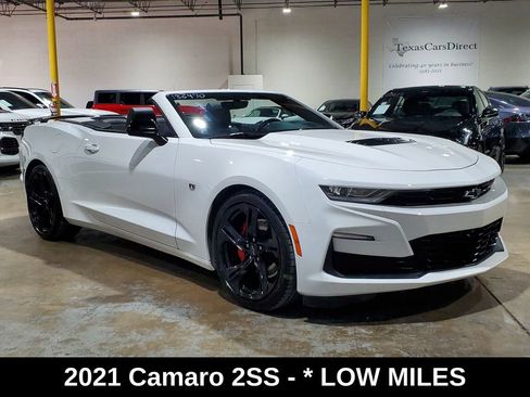 Used 2021 Chevrolet Camaro SS RWD image 3