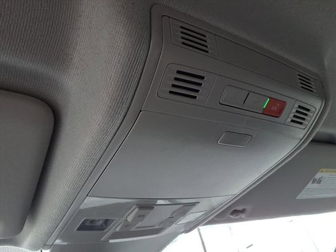 Used 2024 Volkswagen Tiguan Wolfsburg Edition image 29