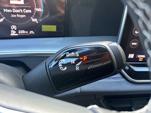 New 2026 Volkswagen Tiguan SE image 12