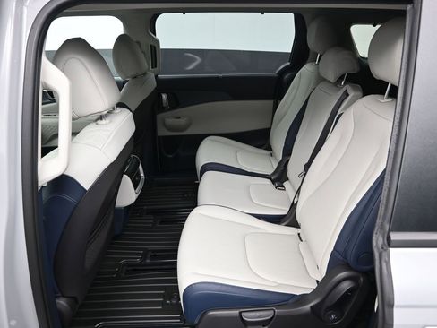 New 2026 Kia Carnival EX FWD image 29
