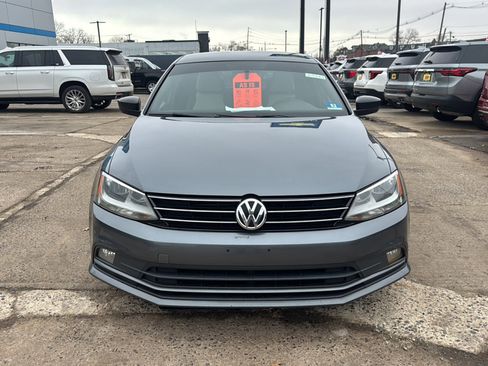 Used 2016 Volkswagen Jetta Sport image 3