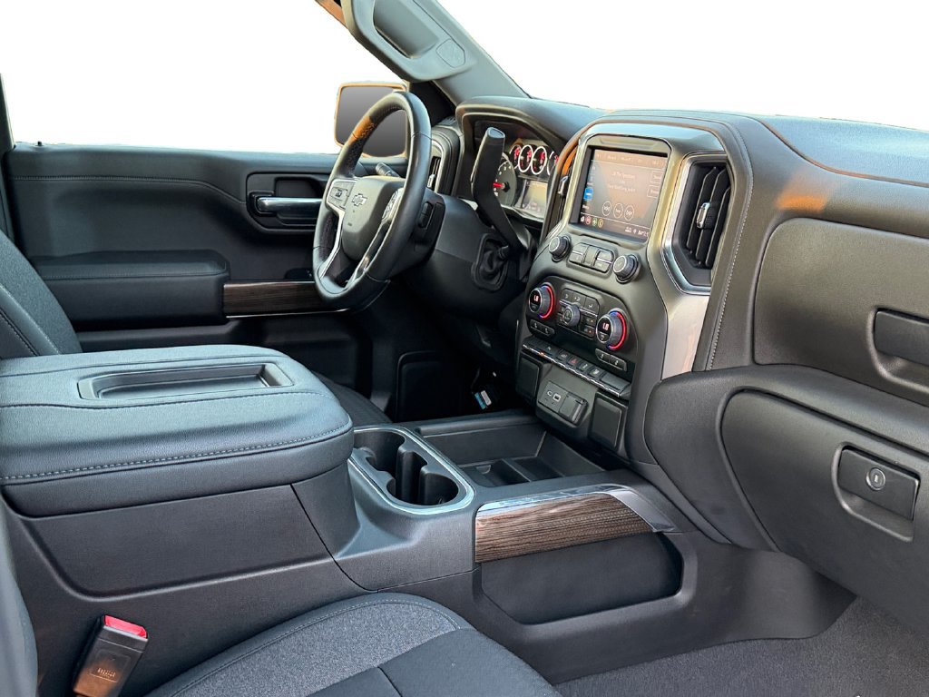 Used 2022 Chevrolet Silverado 1500 RST w/ LPO, Blackout Package AWD/4WD image 7