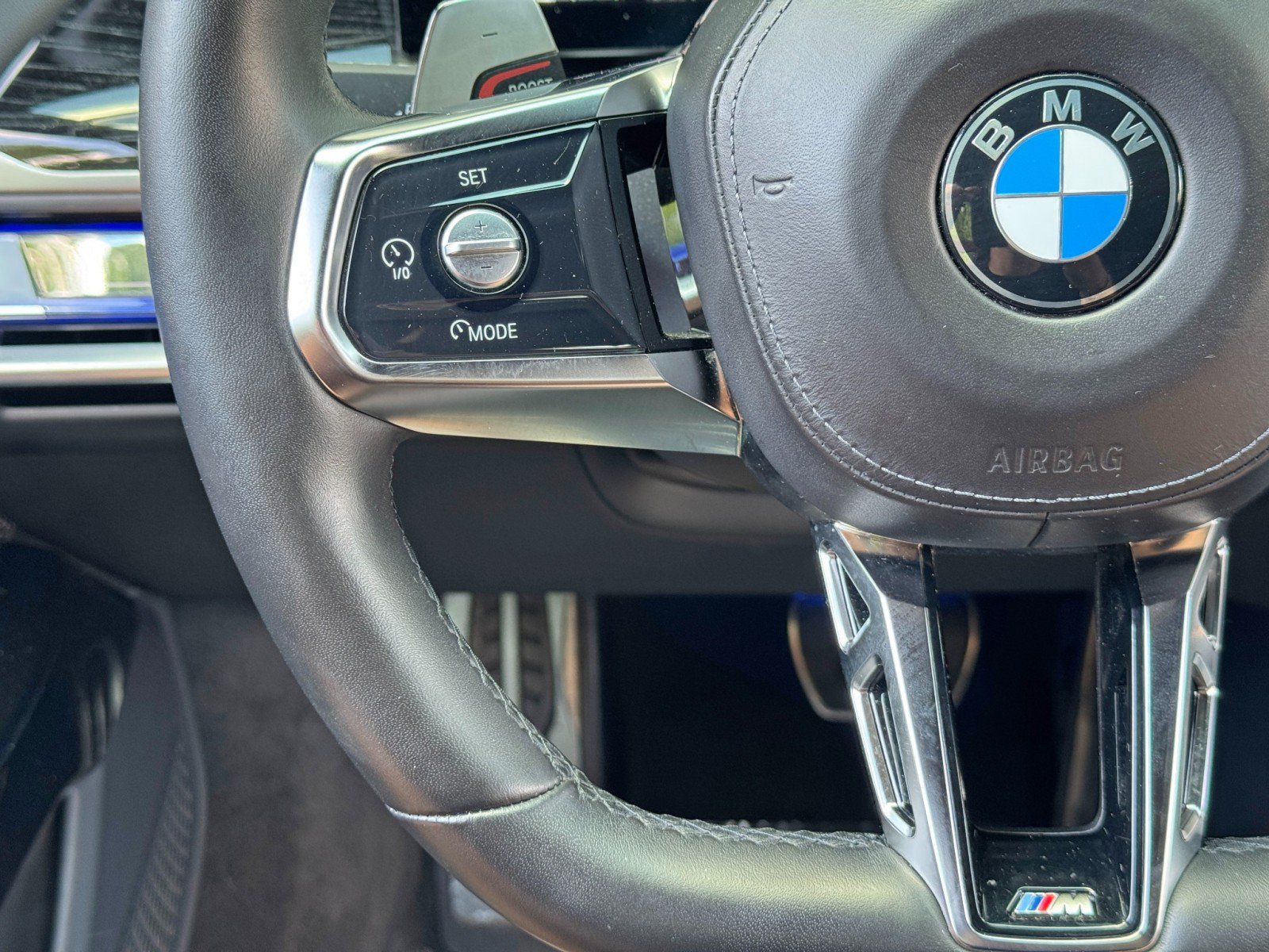 Used 2023 BMW 740i w/ Parking Assistance Package RWD image 22