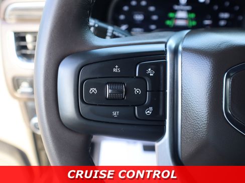 Used 2022 GMC Yukon XL SLT w/ SLT Luxury Package RWD image 12