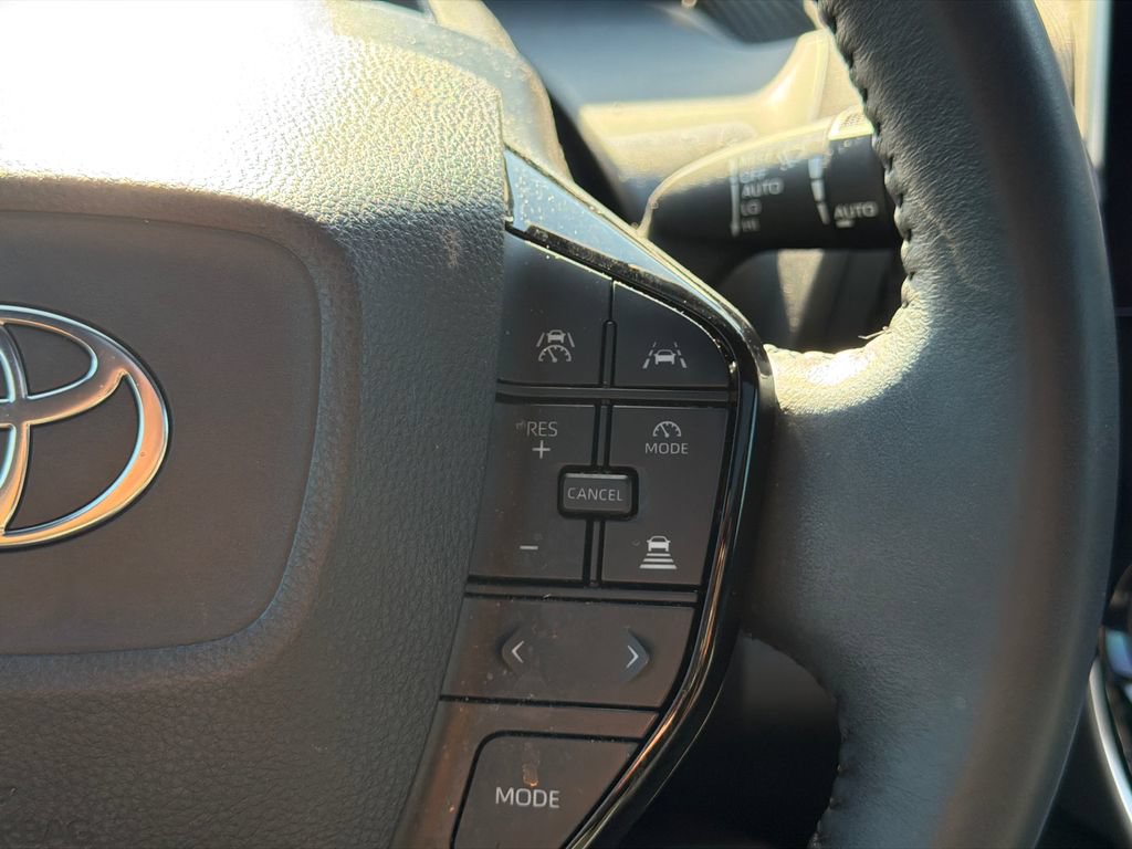 Used 2024 Toyota bZ4X FWD image 30