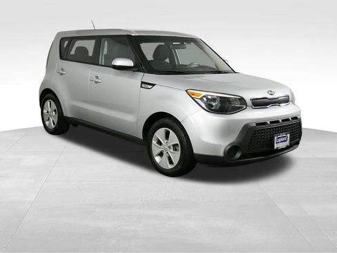 Used 2016 Kia Soul FWD image 2