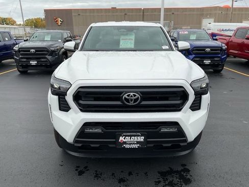 New 2025 Toyota Tacoma SR5 image 4