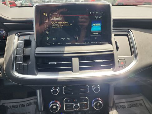 Certified 2024 GMC Yukon XL SLT w/ SLT Luxury Package AWD/4WD image 12