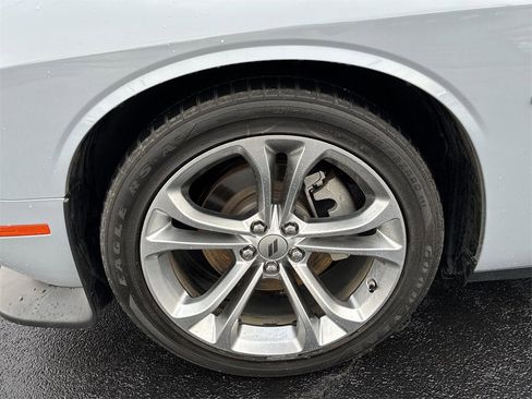 Used 2022 Dodge Challenger R/T w/ Shaker Package image 10