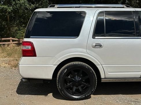 Used 2017 Ford Expedition Platinum AWD/4WD image 38