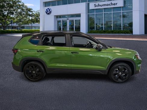 New 2026 Volkswagen Taos SE FWD image 8