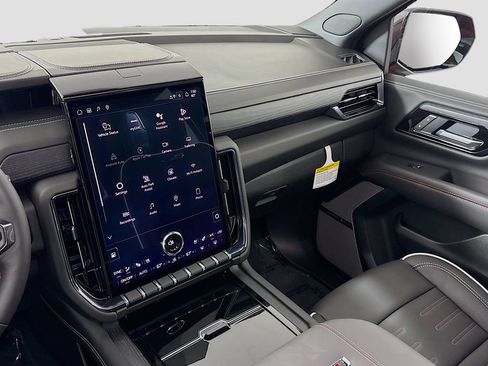New 2026 GMC Yukon AT4 Ultimate w/ LPO, Floor Liner Package AWD/4WD image 24