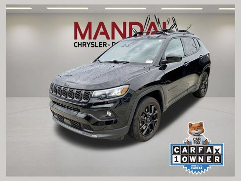 Used 2025 Jeep Compass Latitude w/ Altitude Special Edition AWD/4WD image 1