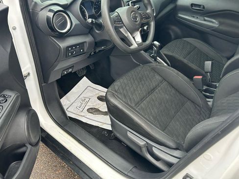 Used 2021 Nissan Kicks S image 9