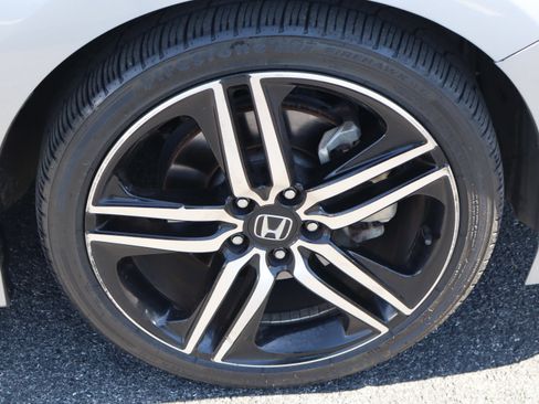 Used 2017 Honda Accord Sport image 16