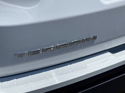 Used 2024 GMC Terrain SLE AWD/4WD image 50