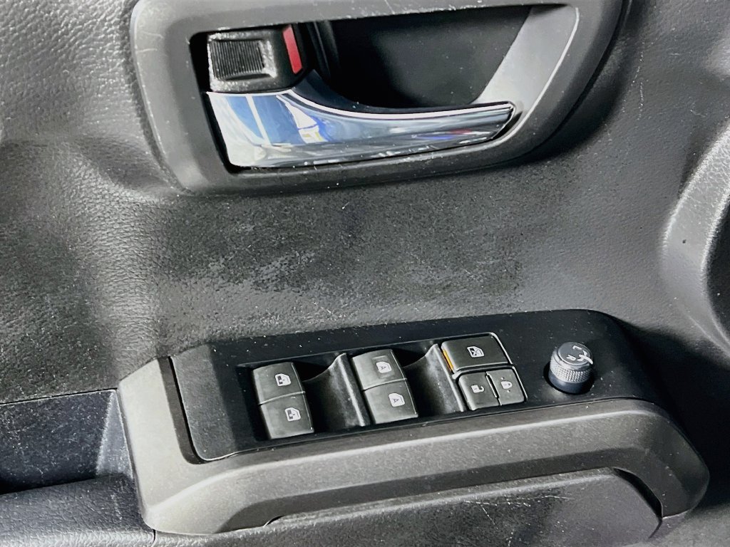 Certified 2023 Toyota Tacoma TRD Off-Road AWD/4WD image 16