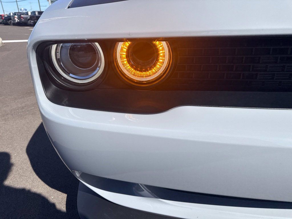 Used 2021 Dodge Challenger SRT Hellcat RWD image 10