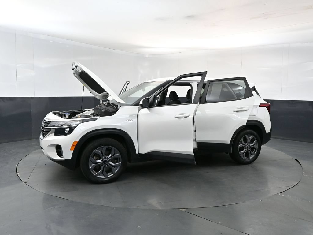 Used 2025 Kia Seltos LX AWD/4WD image 27