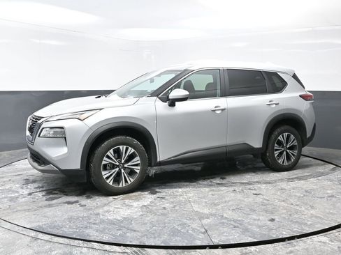 Used 2023 Nissan Rogue SV FWD image 8
