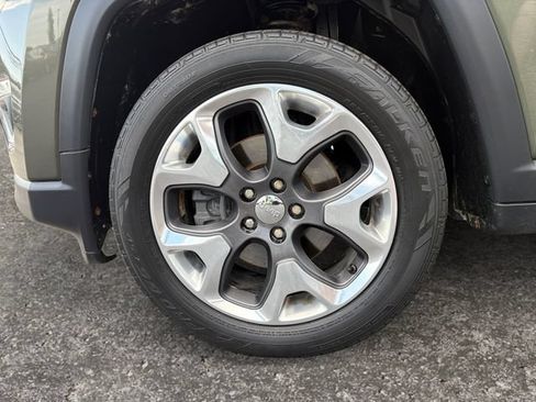 Used 2019 Jeep Compass Limited AWD/4WD image 14