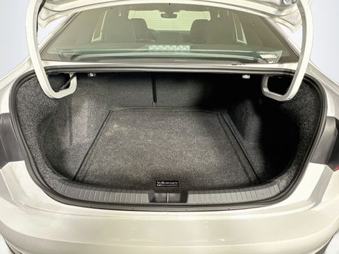 Used 2025 Volkswagen Jetta Sport FWD image 29