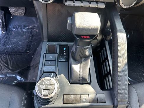 Certified 2025 Toyota Tacoma TRD Off-Road image 37