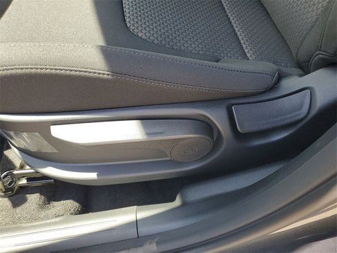 New 2025 Kia Sportage LX image 7