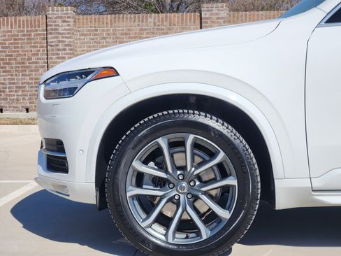 Used 2016 Volvo XC90 T6 Momentum w/ Momentum Plus Package image 10