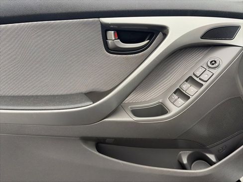 Used 2013 Hyundai Elantra GLS w/ Preferred Pkg image 16