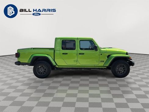 Used 2025 Jeep Gladiator Sport AWD/4WD image 6