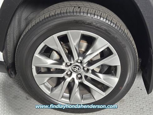 Used 2023 Toyota RAV4 XLE Premium image 8