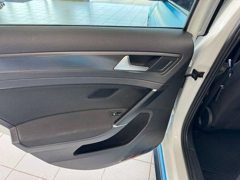 Used 2018 Volkswagen GTI S FWD image 43