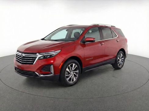 Used 2023 Chevrolet Equinox Premier image 16