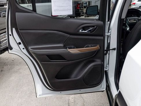 Used 2023 GMC Acadia SLE w/ Driver Convenience Package image 14