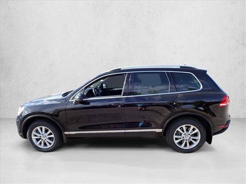 Used 2013 Volkswagen Touareg Sport AWD/4WD image 2