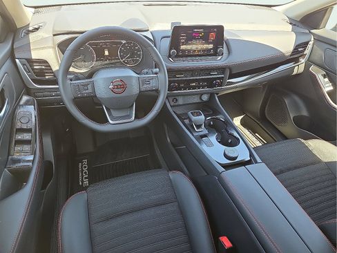 Used 2026 Nissan Rogue SV AWD/4WD image 11