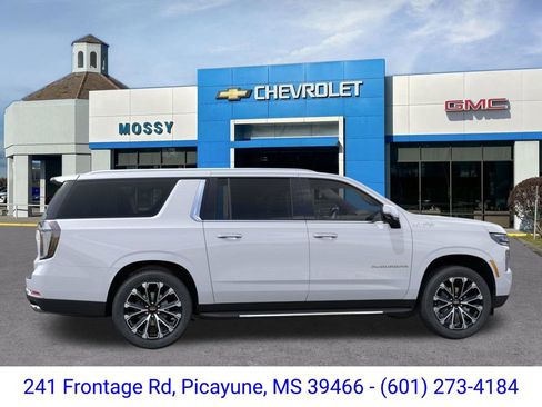 New 2026 Chevrolet Suburban High Country RWD image 5
