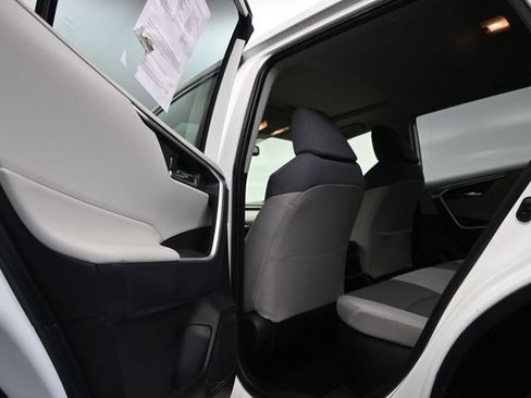 Used 2021 Toyota RAV4 XLE w/ Convenience Package AWD/4WD image 13